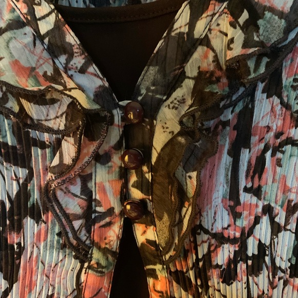 Ricki’s Ruffled Blouse - Picture 2 of 6